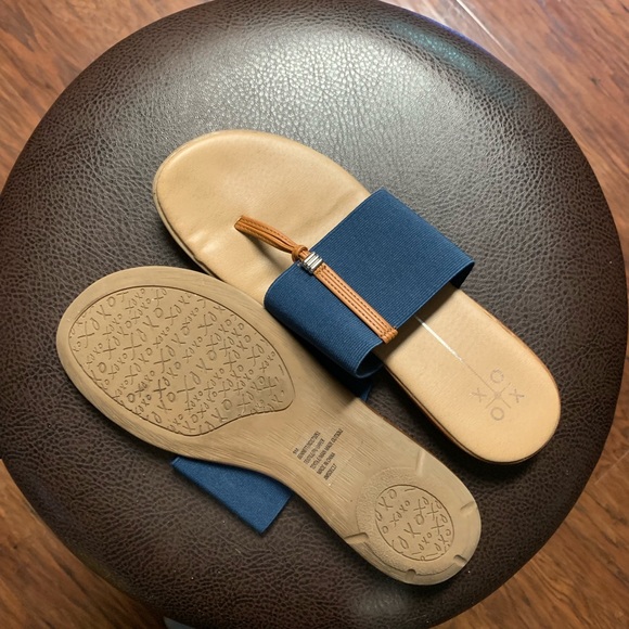 Sandals - Picture 2 of 2